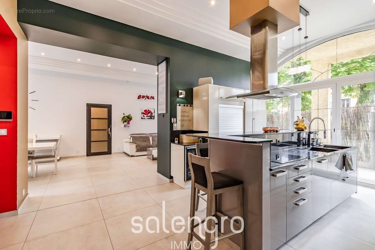 Appartement à LIMAS