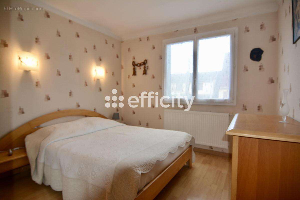 Maison à VILLENEUVE-LE-ROI