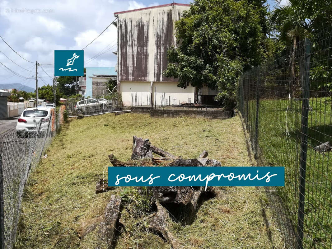 Terrain à FORT-DE-FRANCE