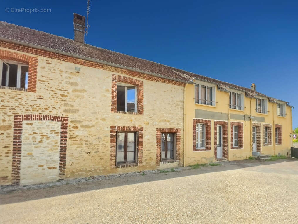 (61380 Sainte CERONNE) maison  4 chambres avec salle d'eau, terrain 1.404 m² - photo 2