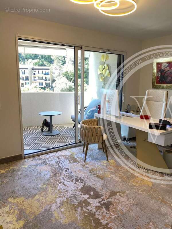 Appartement à EZE