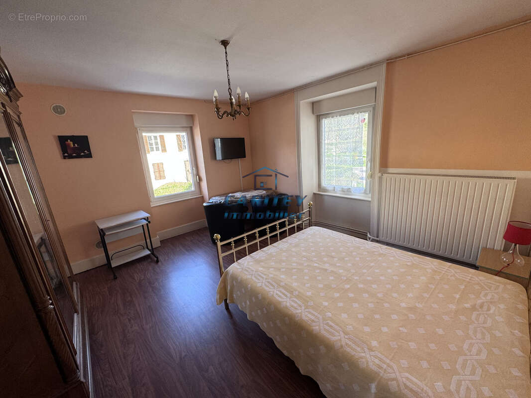 Appartement à BAINS-LES-BAINS