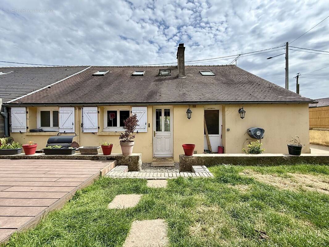 Maison à LA HOUSSOYE