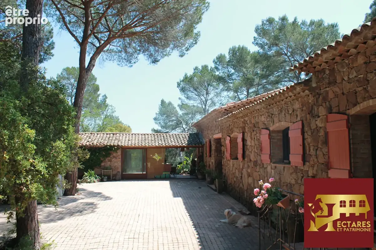 Propriété de caractère à Roquebrune sur Argens . Rare à la vente ! - photo 3