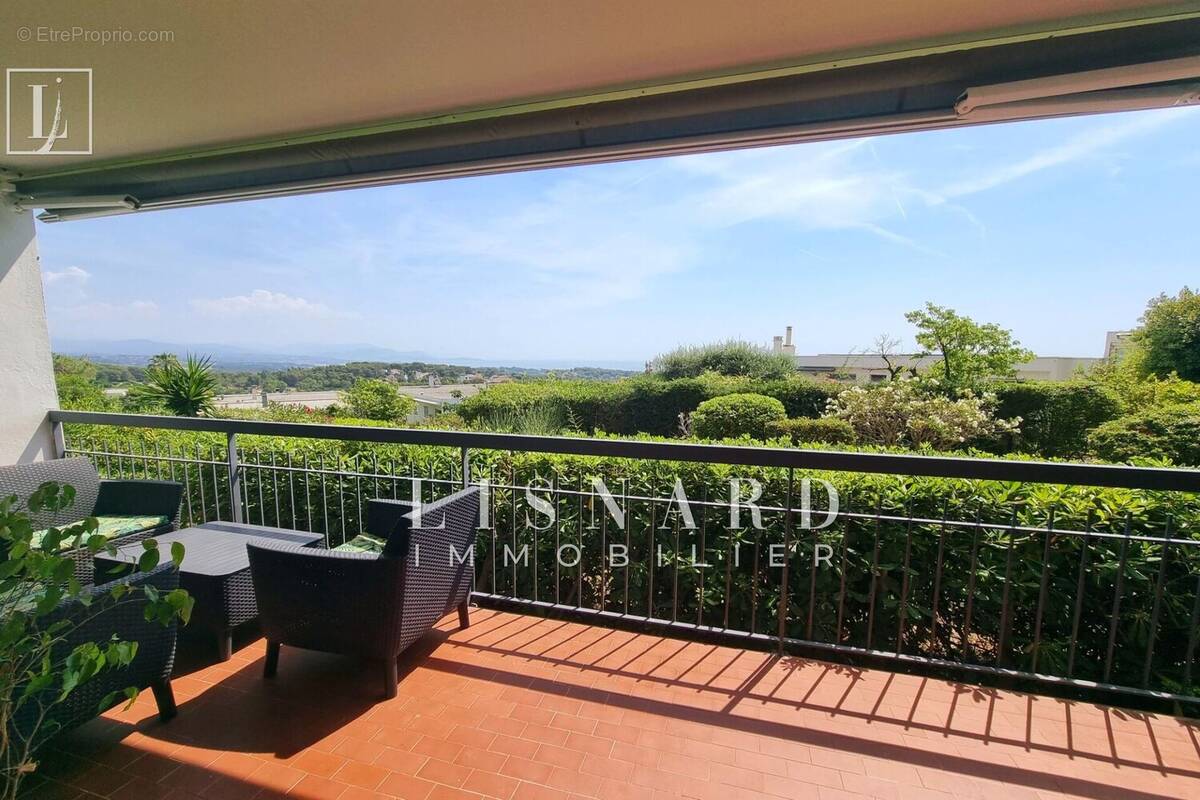 Appartement à VALLAURIS