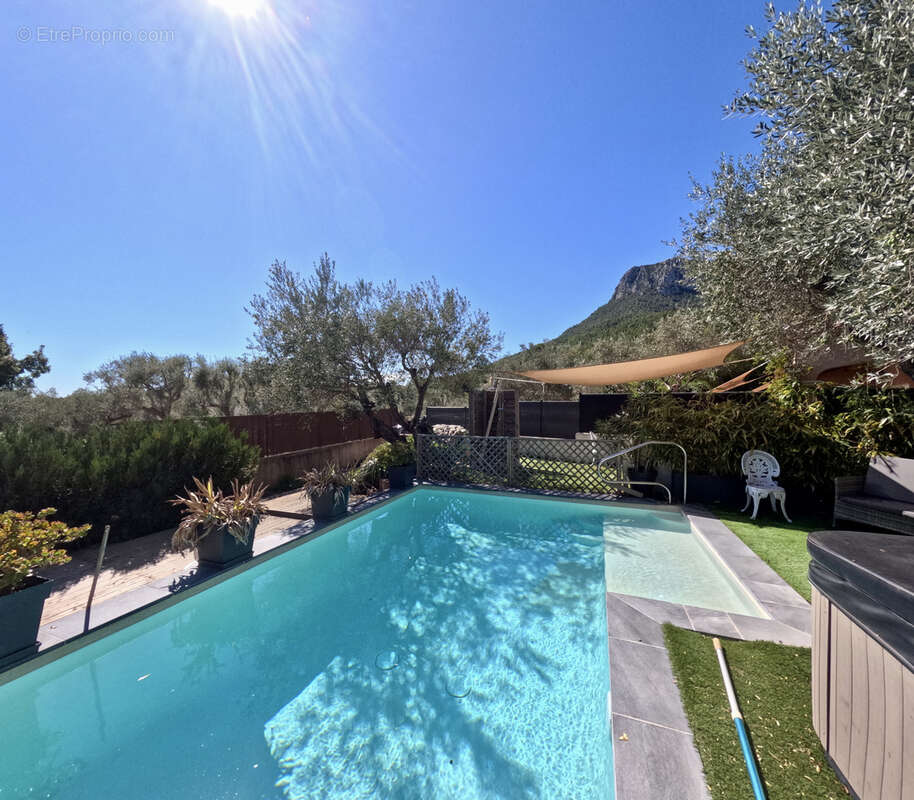 Maison à LA FARLEDE