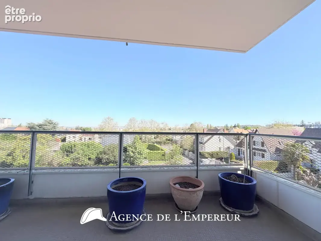 Grand 3 pièces de 93 m2   2 terrasses, 2 parkings et cave. - photo 17