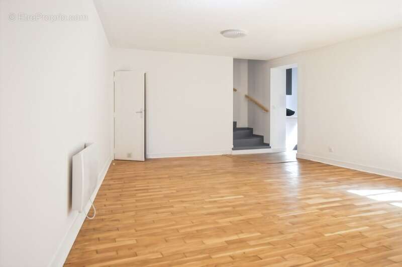 Appartement à FONTENAY-SOUS-BOIS