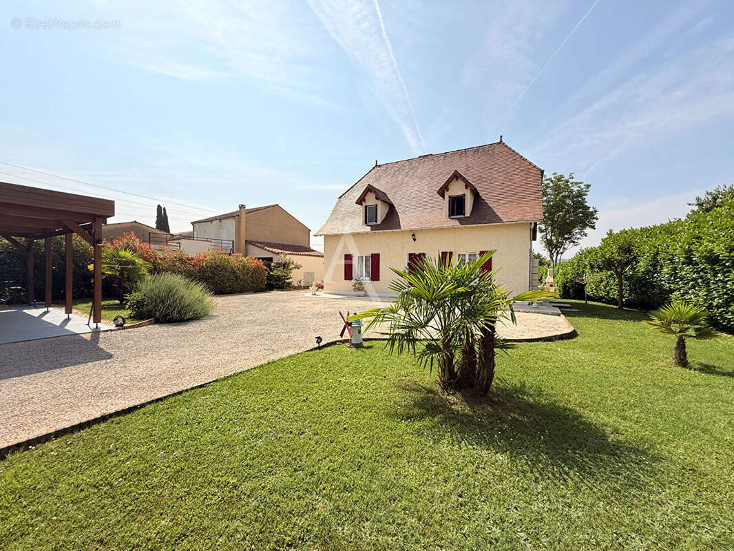 Maison à PRAYSSAC