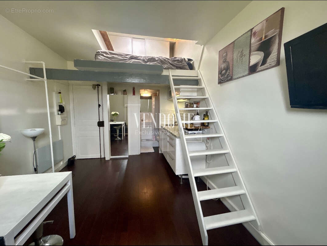 Appartement à PARIS-7E
