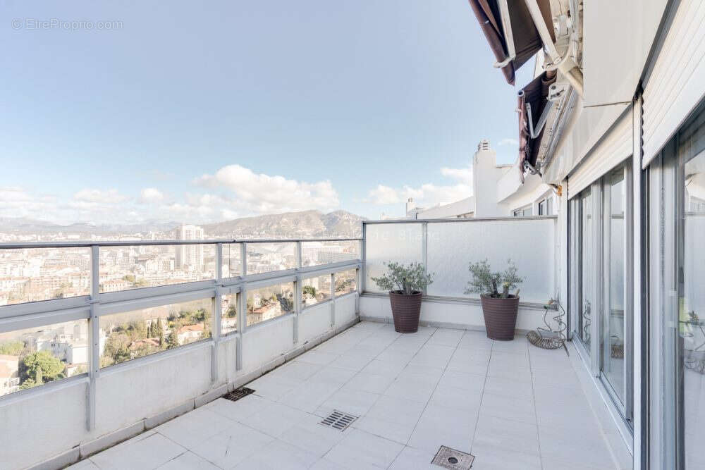 Appartement à MARSEILLE-8E