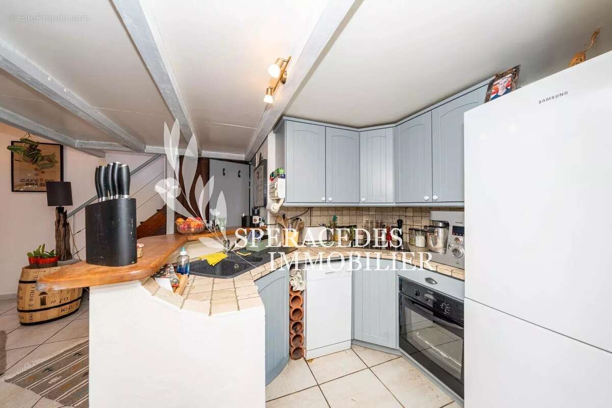 Maison à SAINT-CEZAIRE-SUR-SIAGNE