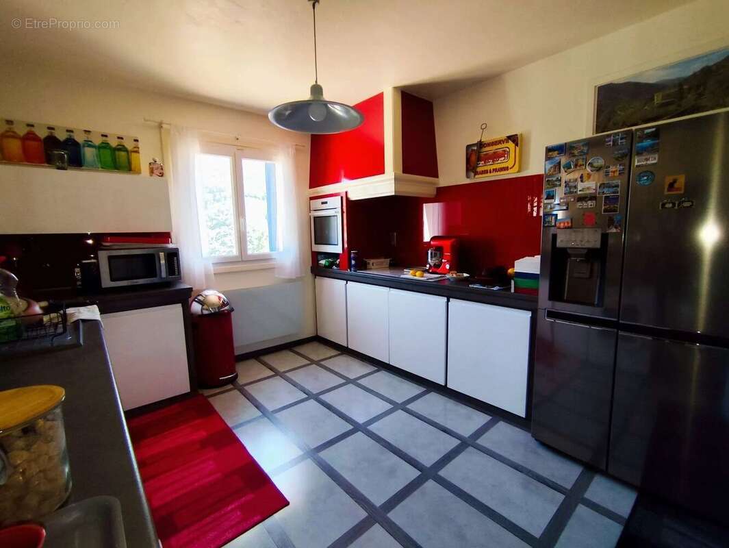 Maison à PUGET-THENIERS