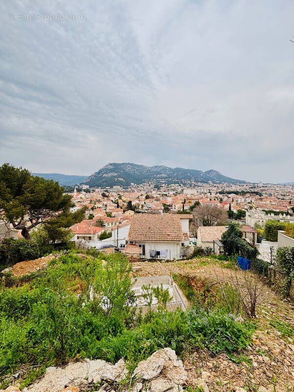 Terrain à TOULON