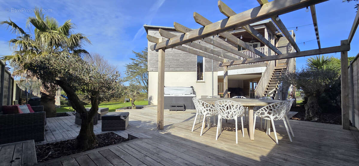 Maison à GRANDCAMP-MAISY