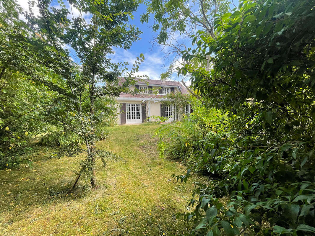 Maison à SARTROUVILLE