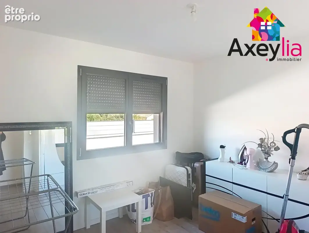 A vendre - villerest - maison recente de plain pied avec terrain - photo 10