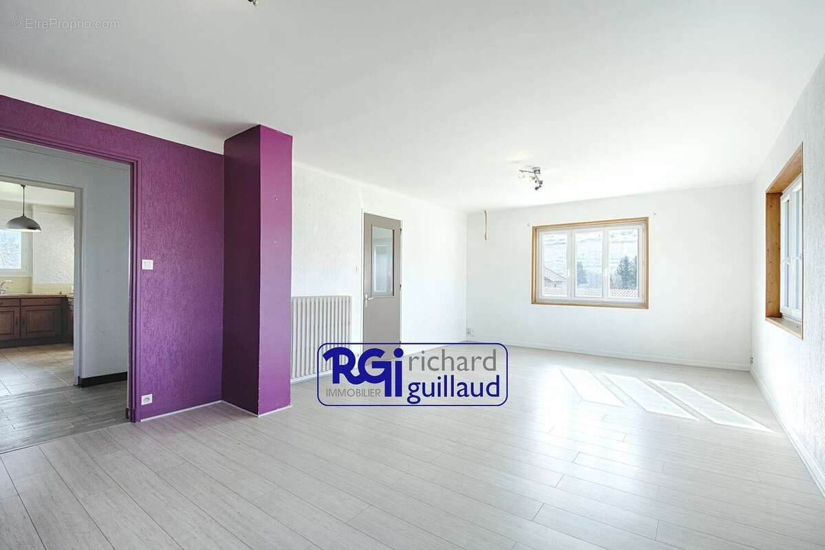 Maison à LES ABRETS