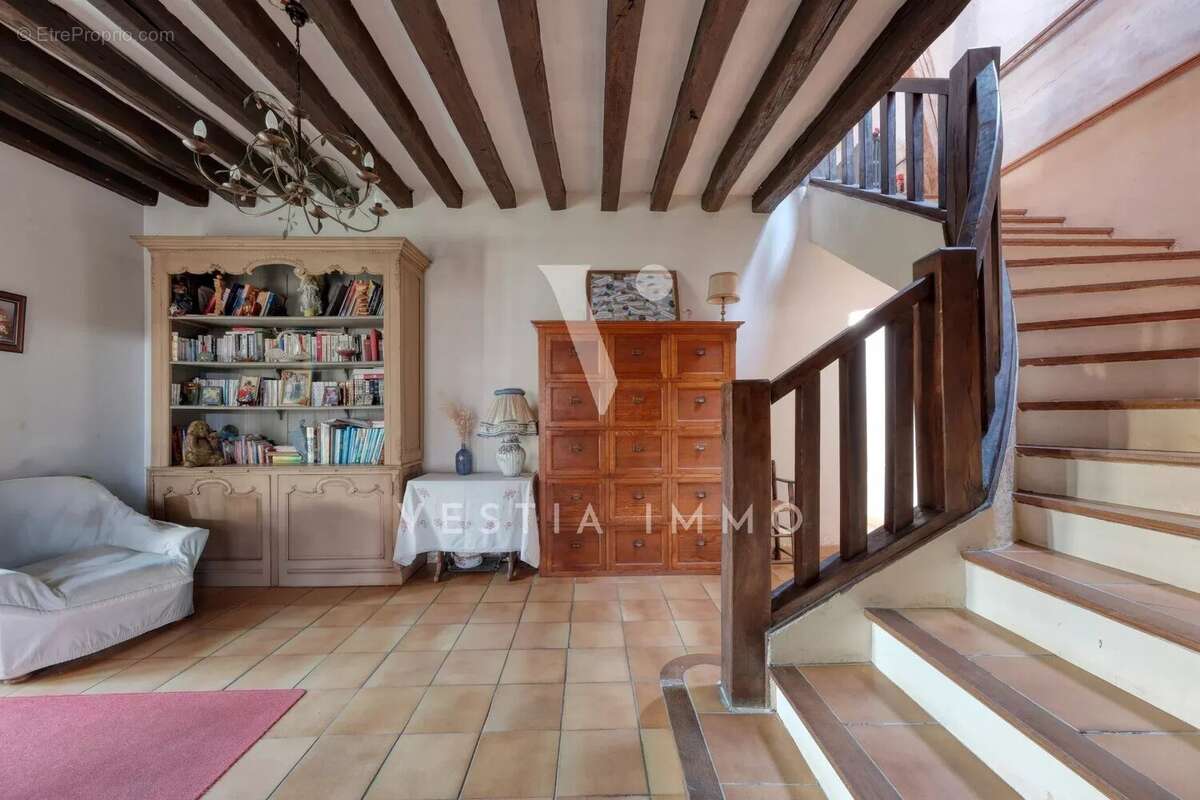 Ancien Corps de ferme du XVIIe – 402 m² – Fort potentiel à 13 min de Rambouillet - photo 3