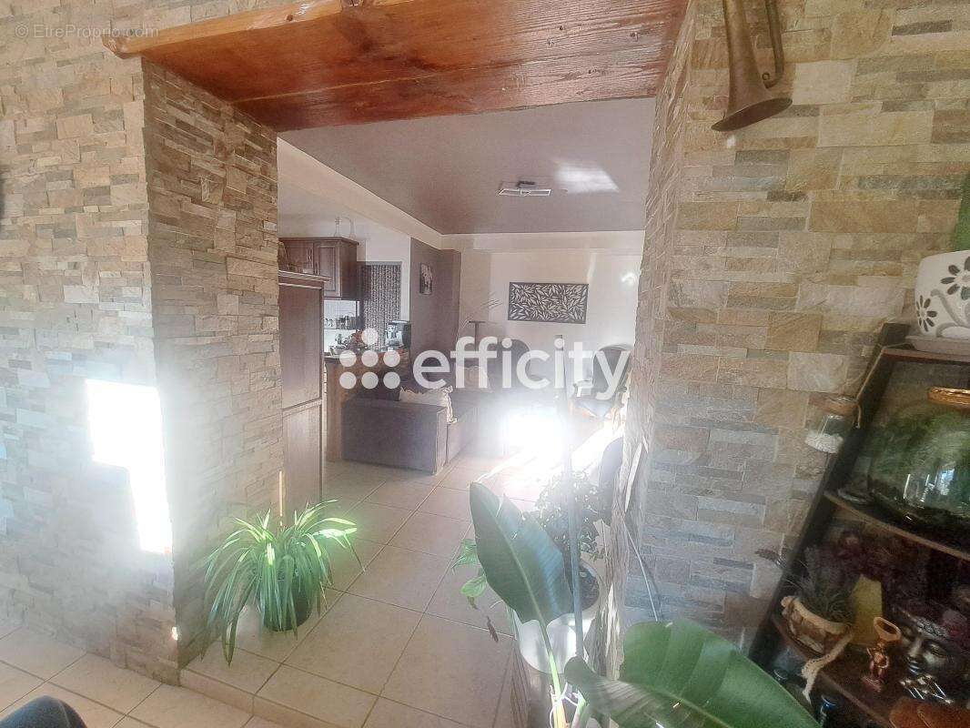 Maison à VILLELAURE