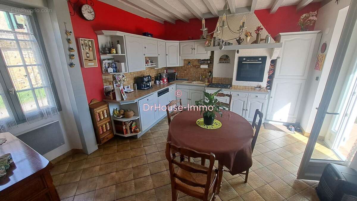 Maison 137 m² à Donnemarie-Dontilly  - photo 6