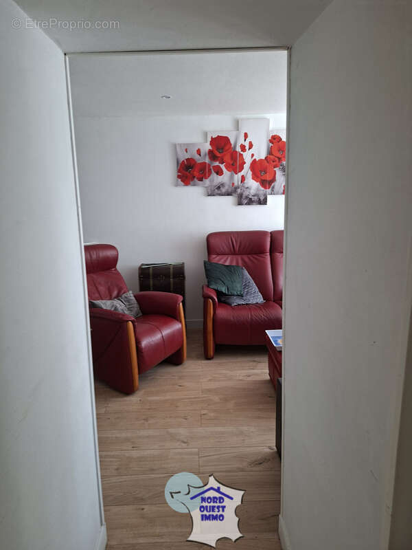 Maison 80 m² à Saint-Fraimbault  - photo 6