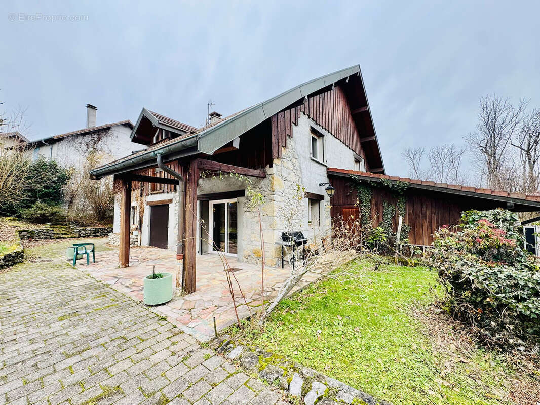 Maison à ALLONZIER-LA-CAILLE