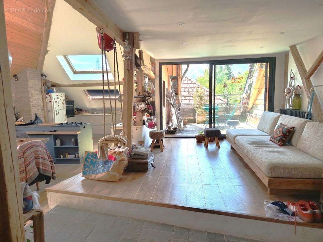 Maison 121 m² à La Roche-Des-Arnauds  - photo 2