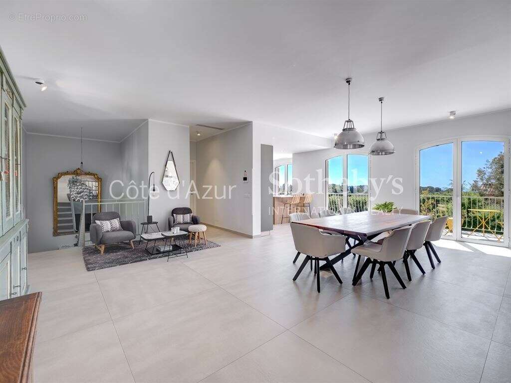Villa d’exception avec vue mer, entièrement rénovée à La Roquette-sur-Siagne - photo 12