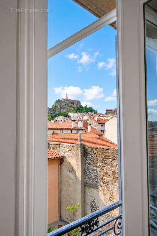Appartement de caractère avec vue dégagée – Centre du Puy - photo 15