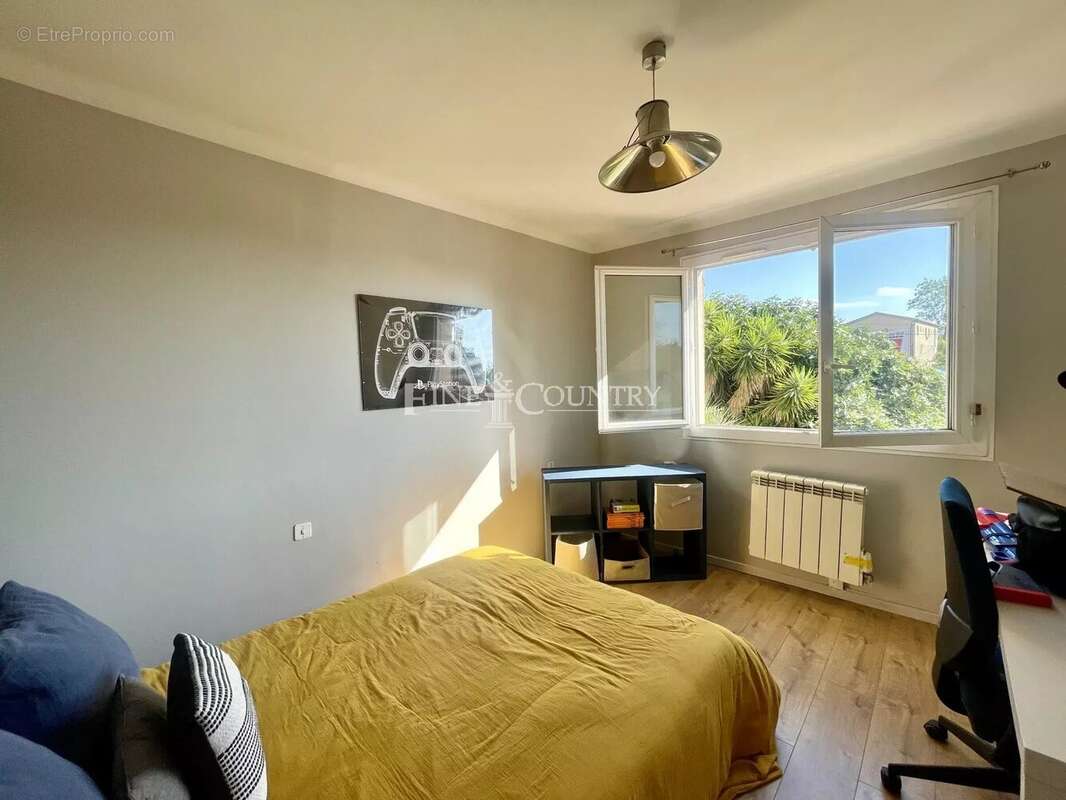 Appartement à LE ROURET