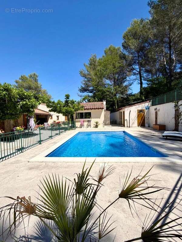 Photo 2 - Maison à SIMIANE-COLLONGUE