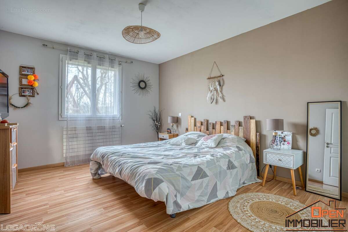 Maison à SAINT-SYLVESTRE-SUR-LOT