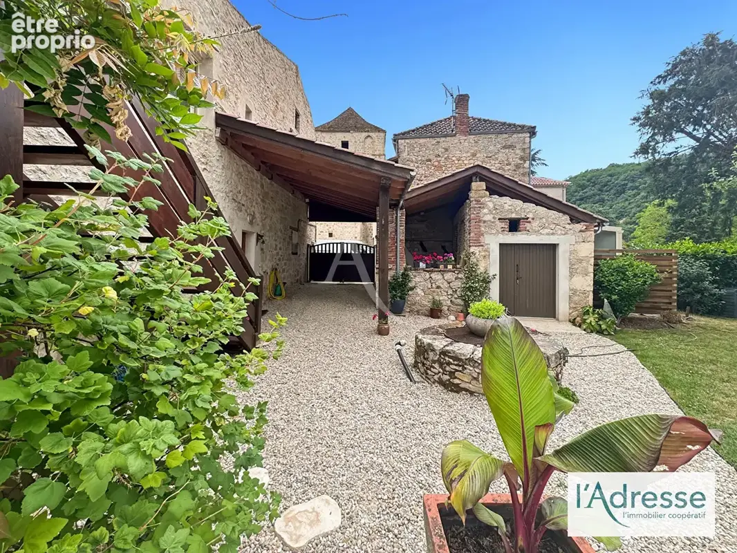 EXCLUSIVITE Élégante Maison en pierre rénovée avec piscine et dépendance - photo 3