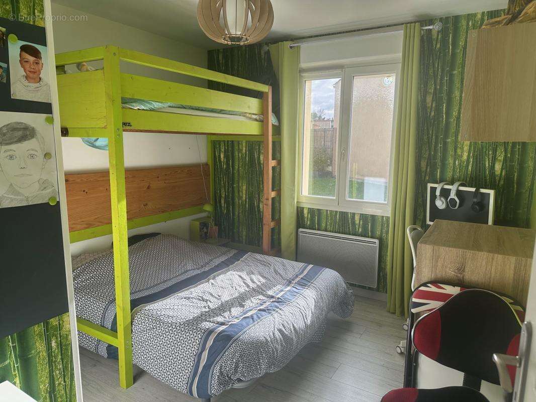 Maison à SAINT-MACAIRE-EN-MAUGES