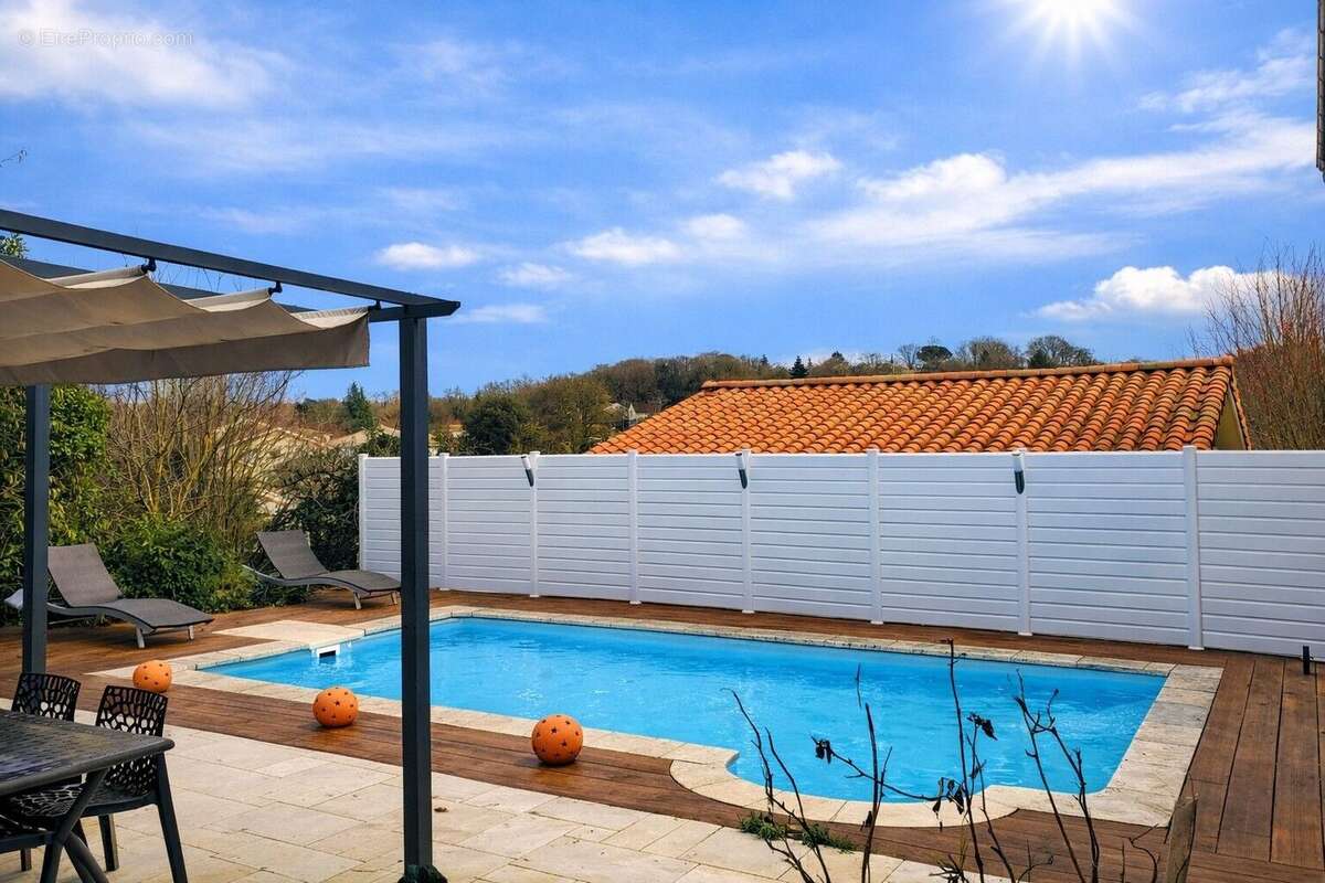 Photo 4 - Maison à RUELLE-SUR-TOUVRE