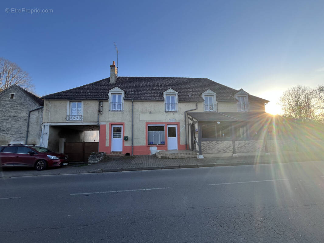 Maison à LE CHATELET