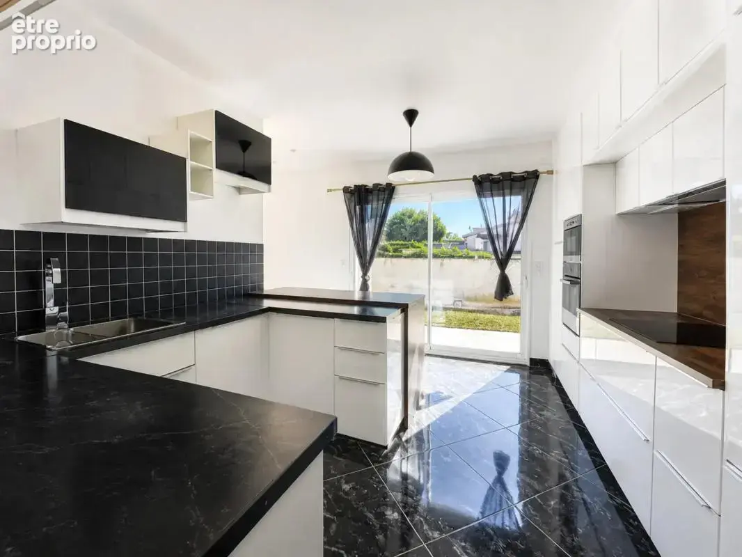 Maison de 5 pièces de 137 m² à Mantes-la-Jolie - photo 5
