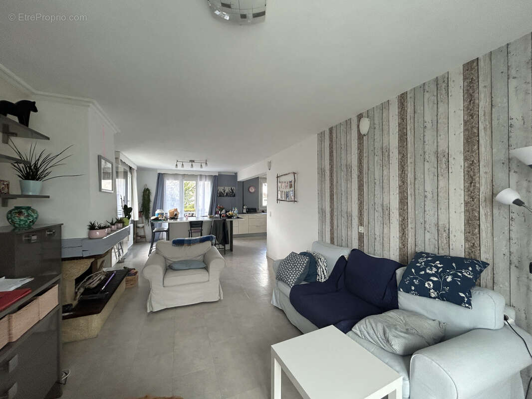 Maison à SAINT-JULIEN-LES-VILLAS