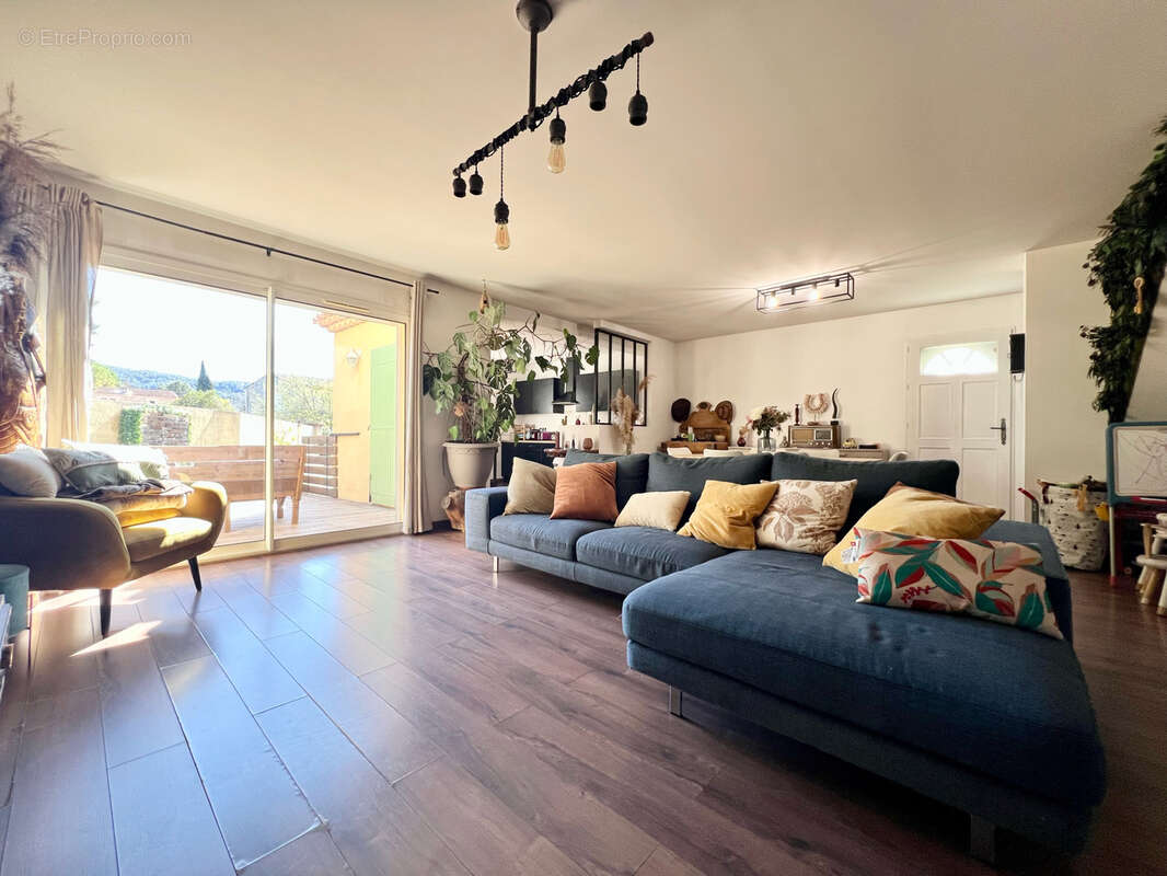 Maison à CUGES-LES-PINS