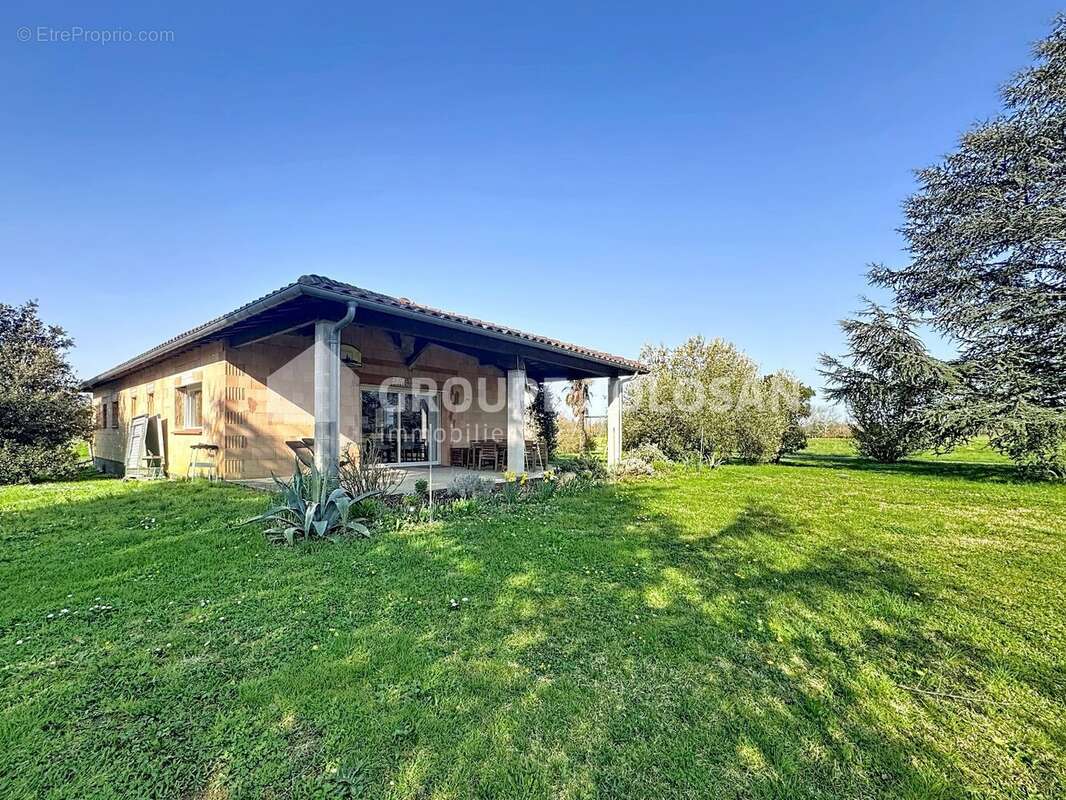 Maison à SAINT-SULPICE