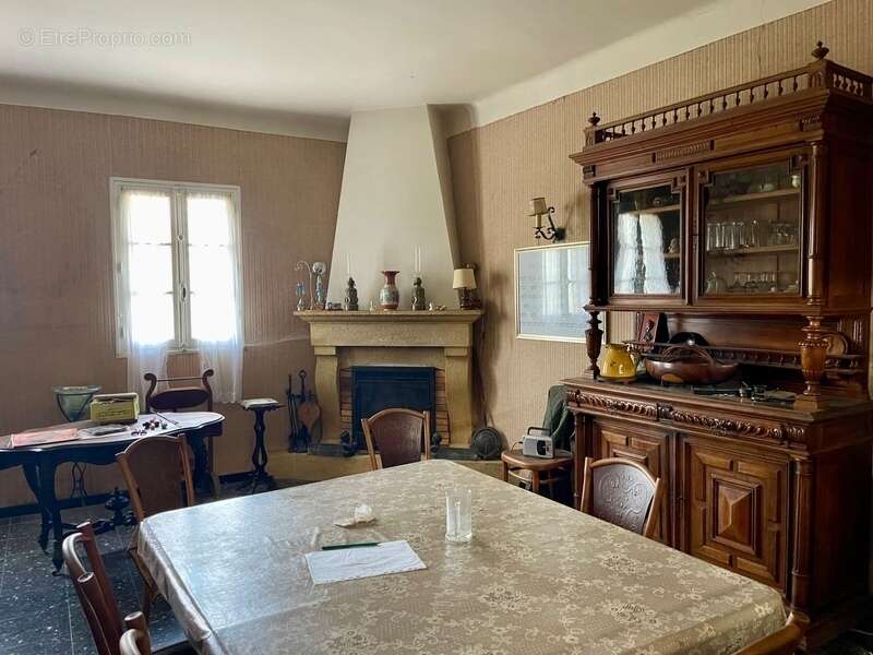 Dpt Vaucluse (84), à vendre SAIGNON Château Historique à Rénover - photo 9