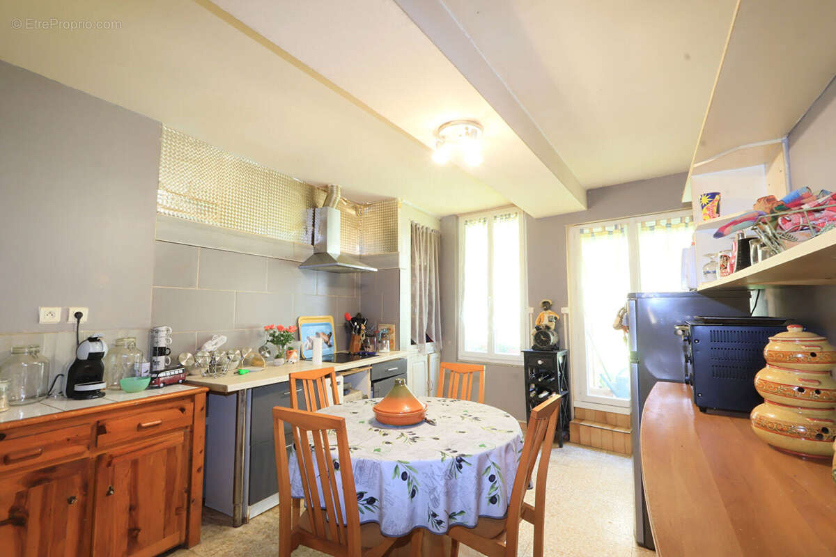 Appartement à MAUGUIO