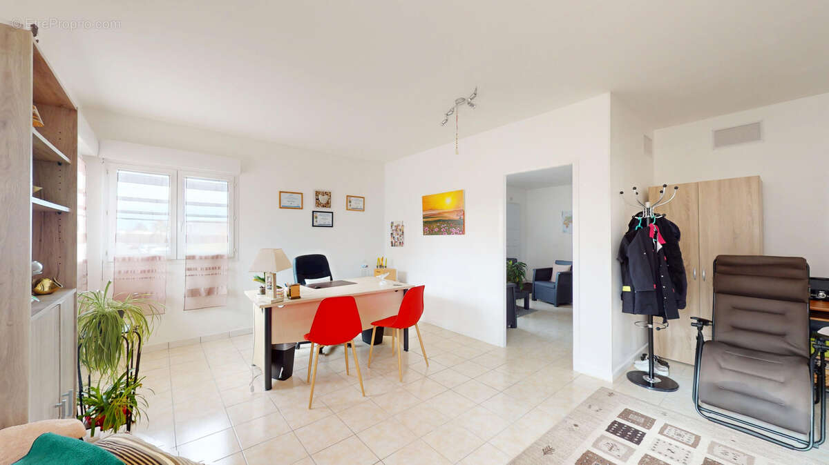 Commerce à SAINT-LYS