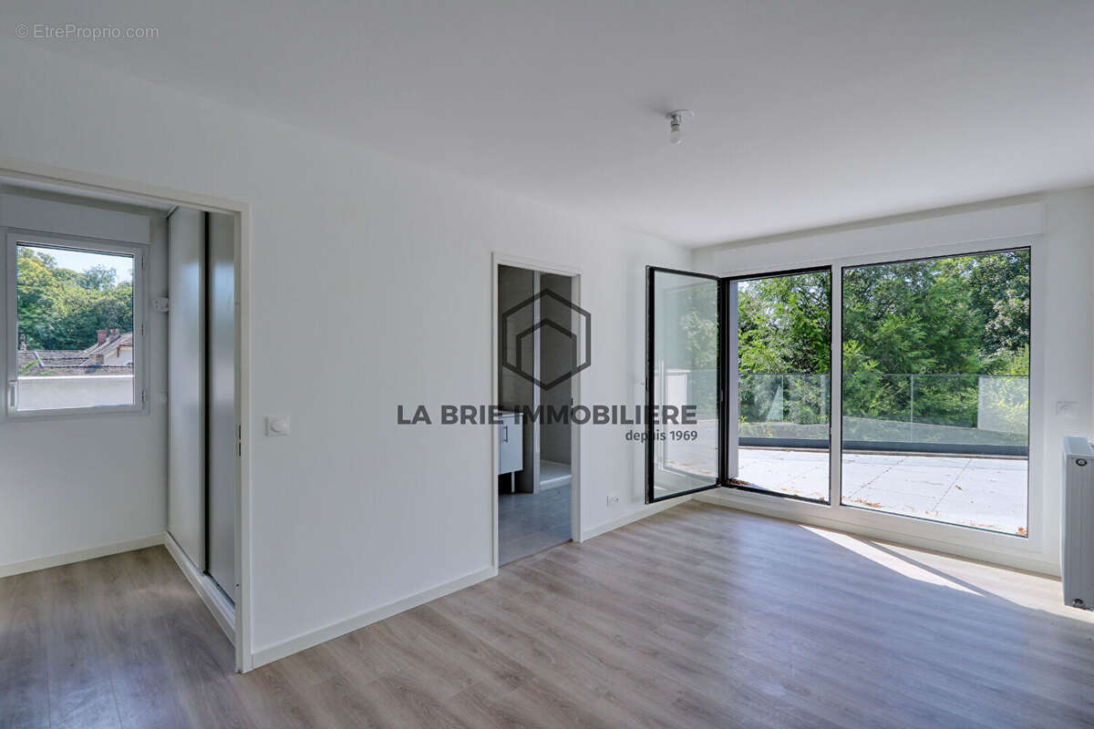 Appartement à RUBELLES