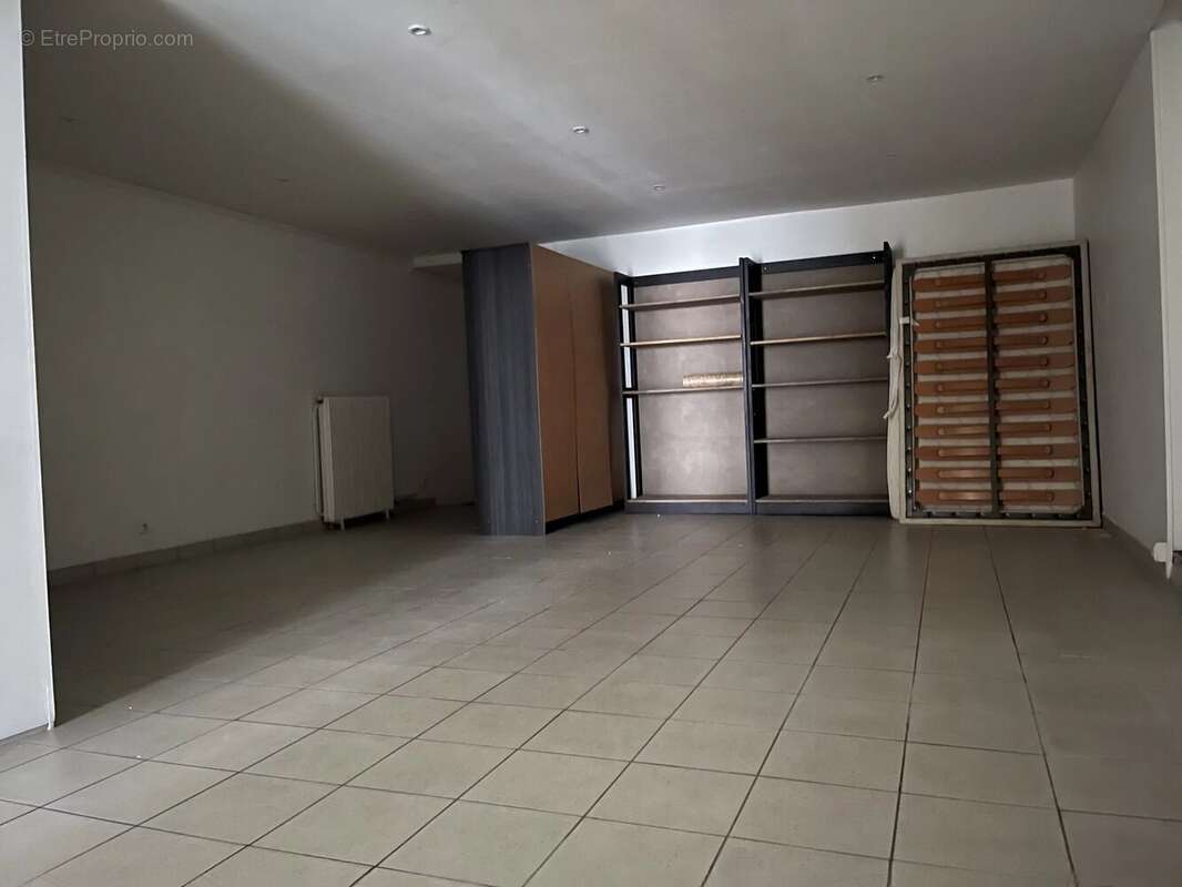 Commerce à PARIS-11E