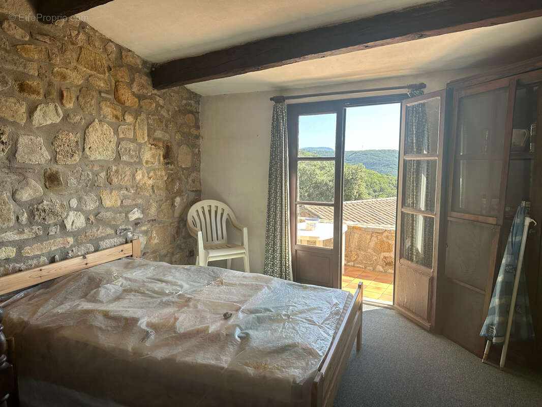 Maison à OLMET-ET-VILLECUN