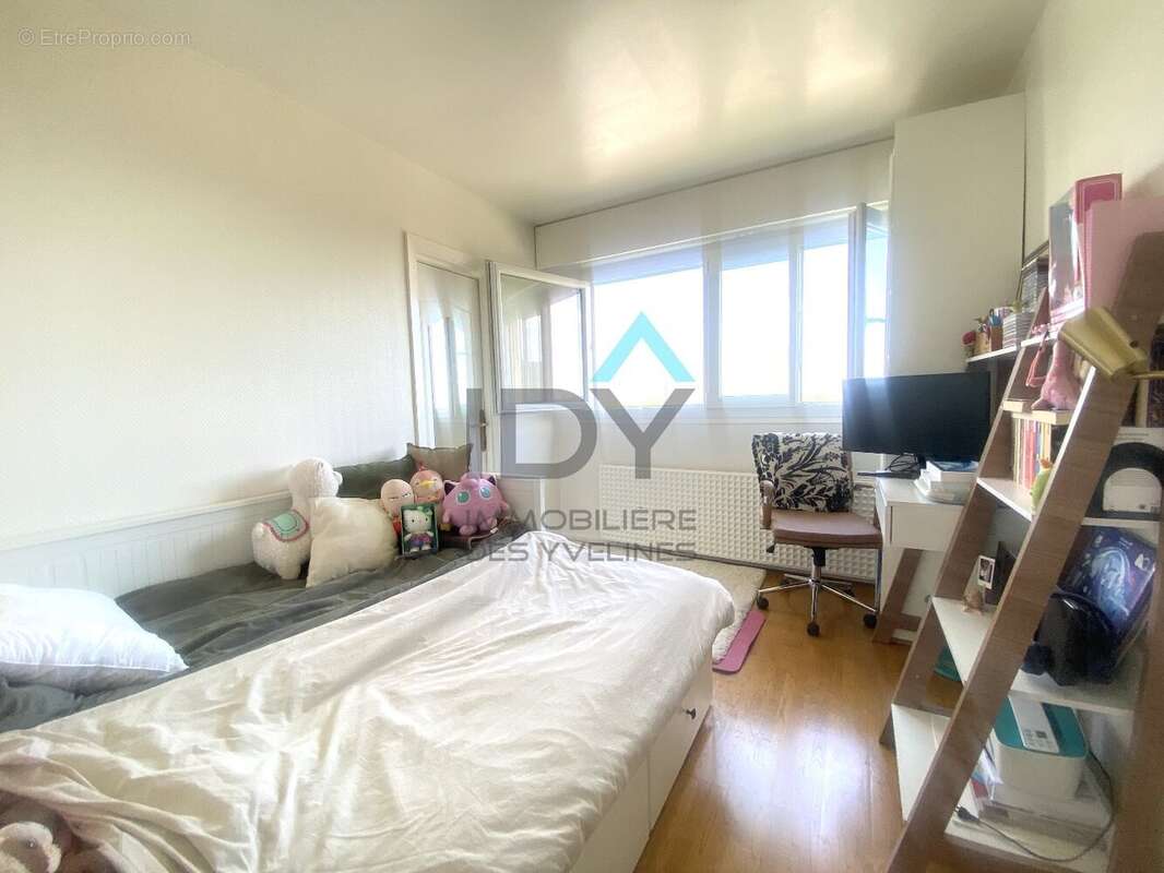 MARLY LE  ROI. Auguste Renoir. Appartement 3 pièces de 70 m² avec loggia de 14 m² - photo 5