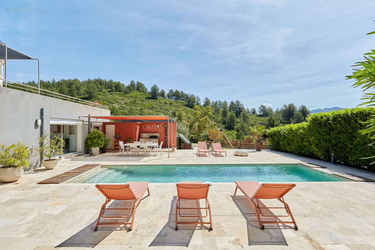 Maison à ROQUEVAIRE