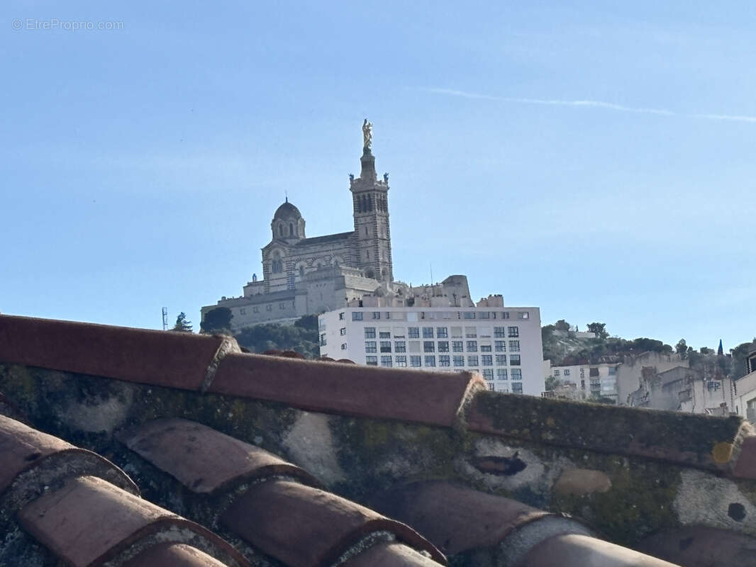 Appartement à MARSEILLE-1E